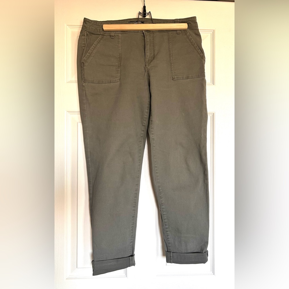 1822 denim military green, stretch pants, feels like a size 8